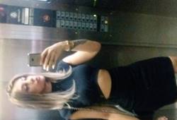 Vamos começar a semana bem!! Tirando a roupa Bruna Mattos SP