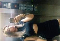 Vamos começar a semana bem!! Tirando a roupa Bruna Mattos SP