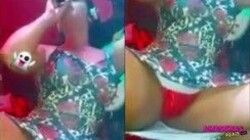 Cantara gostosa e descuidada pagando calcinha durante show para homarada em video amador